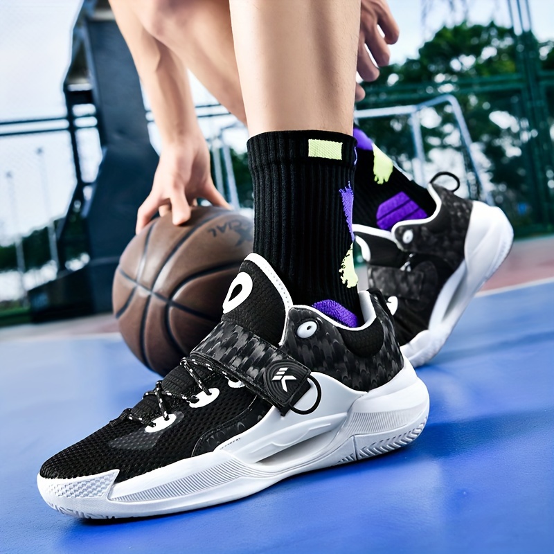   Men s fashionable sports shoes, anti slip and wear-resistant basketball shoes details 2